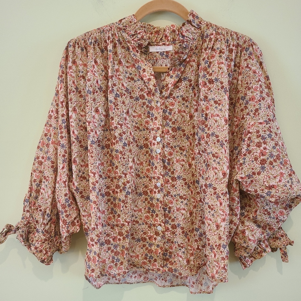 Doen Floral Blouse in Pink and Red - Picture 2 of 7
